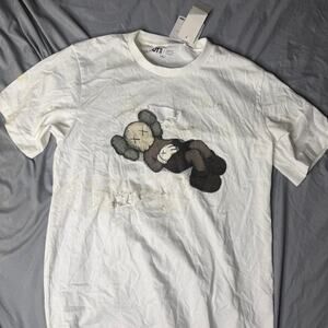 White kaws x uniqlo t shirt